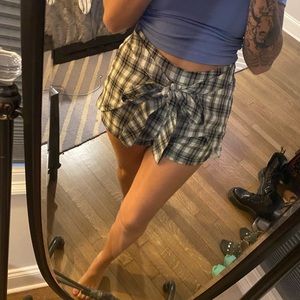 plaid front tie shorts